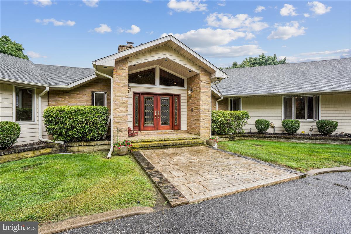 GOVERNOR GRASON MANOR - Residential