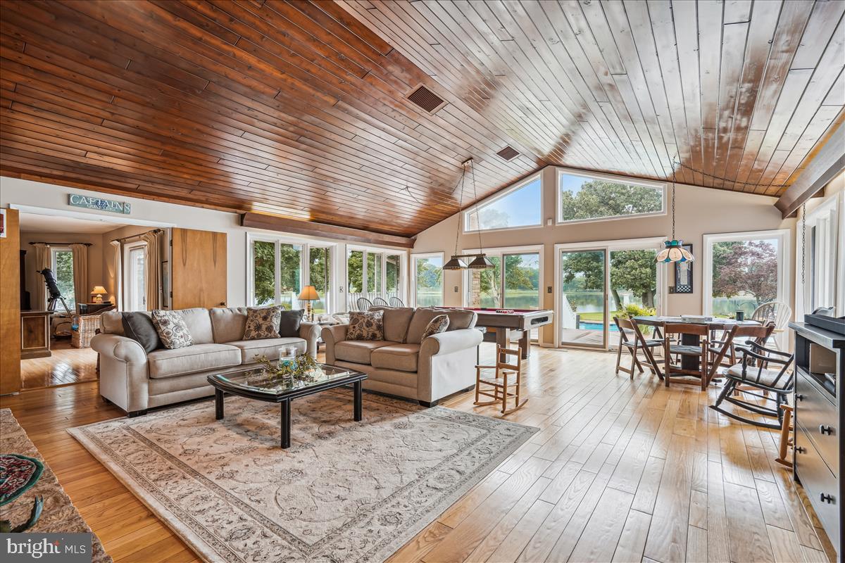 GOVERNOR GRASON MANOR - Residential