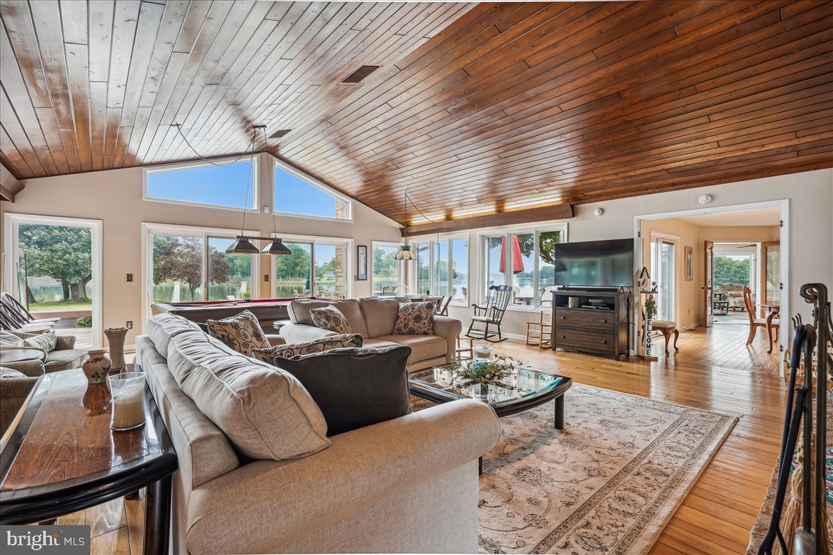 GOVERNOR GRASON MANOR - Residential