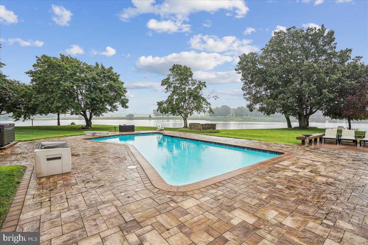 GOVERNOR GRASON MANOR - Residential