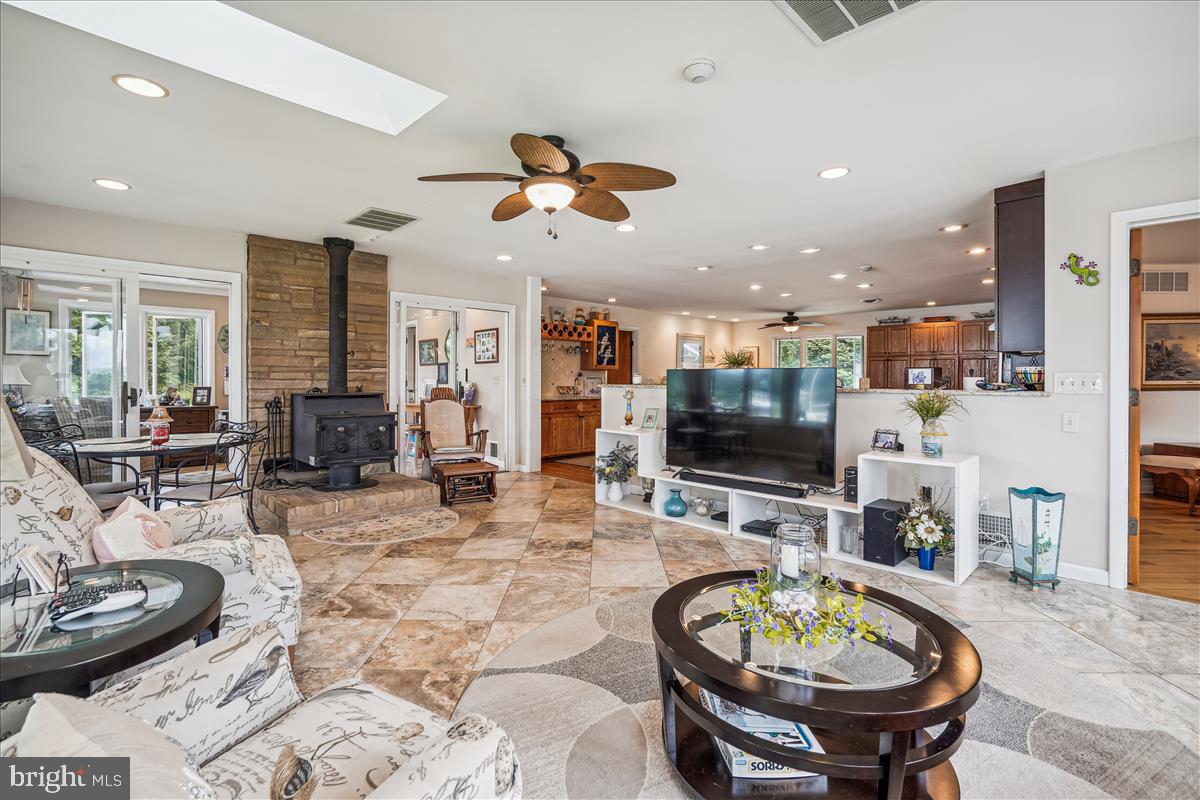 GOVERNOR GRASON MANOR - Residential