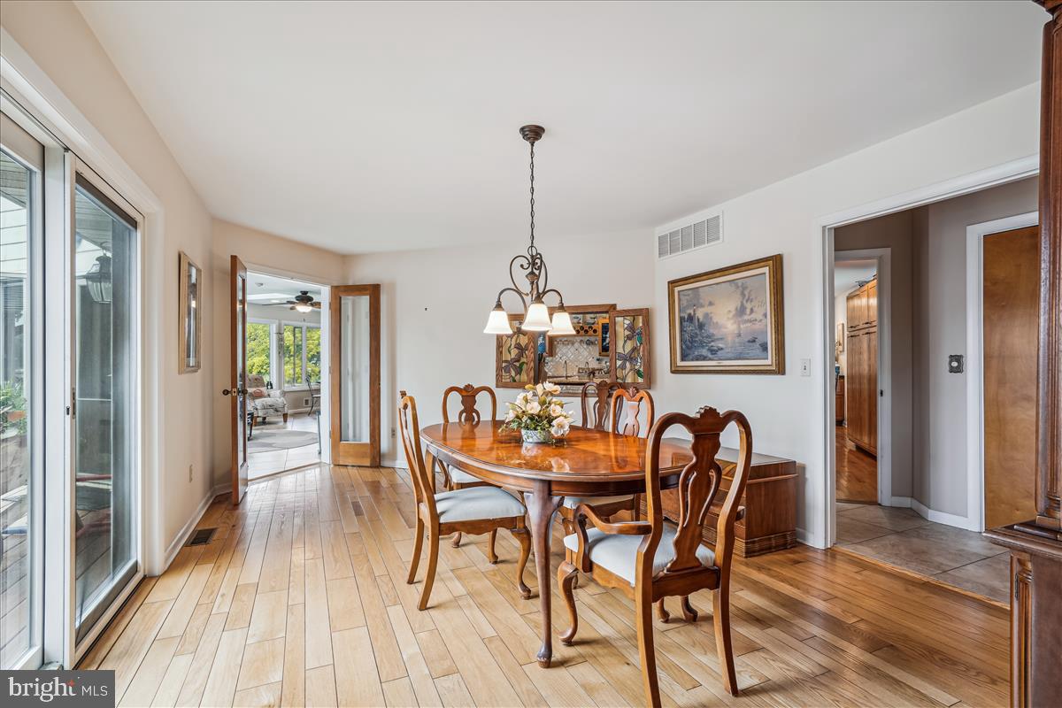 GOVERNOR GRASON MANOR - Residential