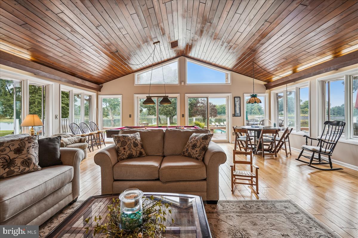 GOVERNOR GRASON MANOR - Residential