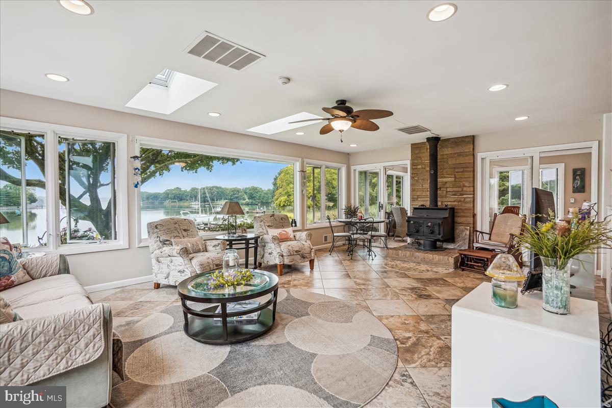 GOVERNOR GRASON MANOR - Residential