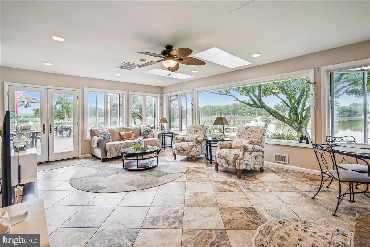 GOVERNOR GRASON MANOR - Residential