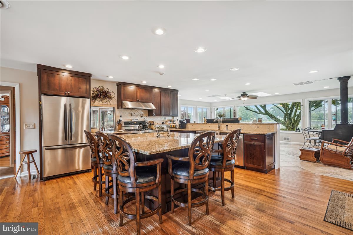 GOVERNOR GRASON MANOR - Residential