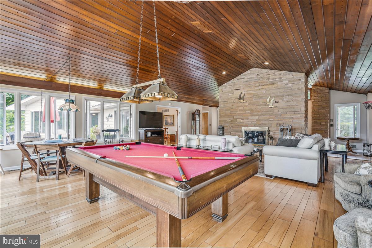 GOVERNOR GRASON MANOR - Residential