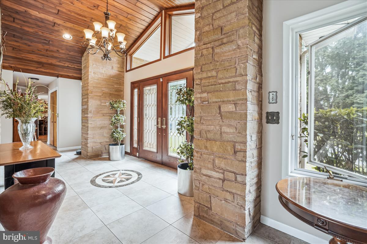 GOVERNOR GRASON MANOR - Residential