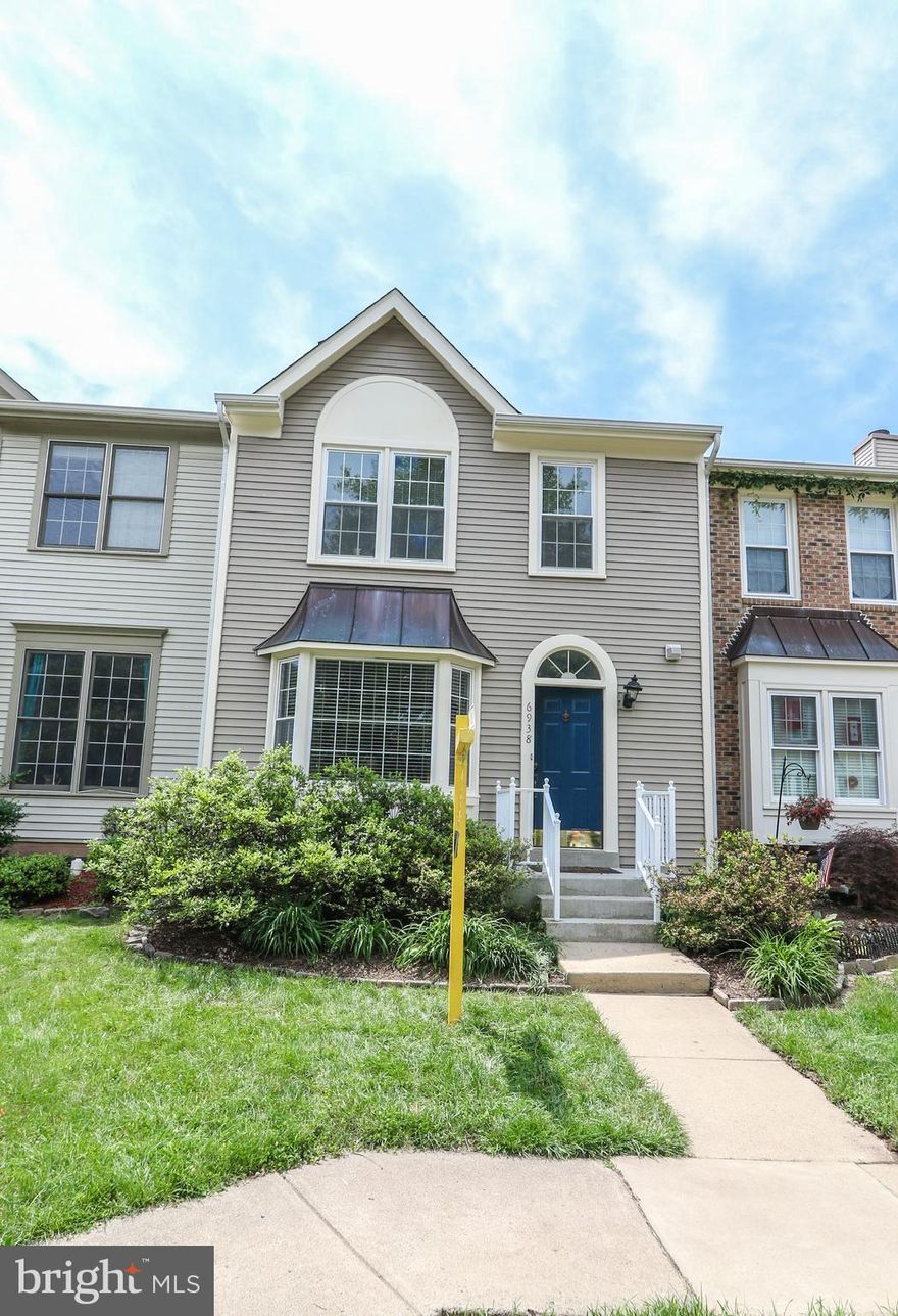 Courtyard setting * Liv rm w/ bay window, fpl & hardwood floors * Din rm w/ hardwood floors * Kit w/ granite counter & ss appls walks out to deck * Master suite w/ hardwood floors, 2 closets, vaulted ceiling & ceramic bath w/ skylight * Brs w/ hardwood floors & ceiling fans * Fin w/out lower level w/ powder room w/ rough in shower, den, laundry * Fenced rear yard * Newer HVAC * Copper pipes