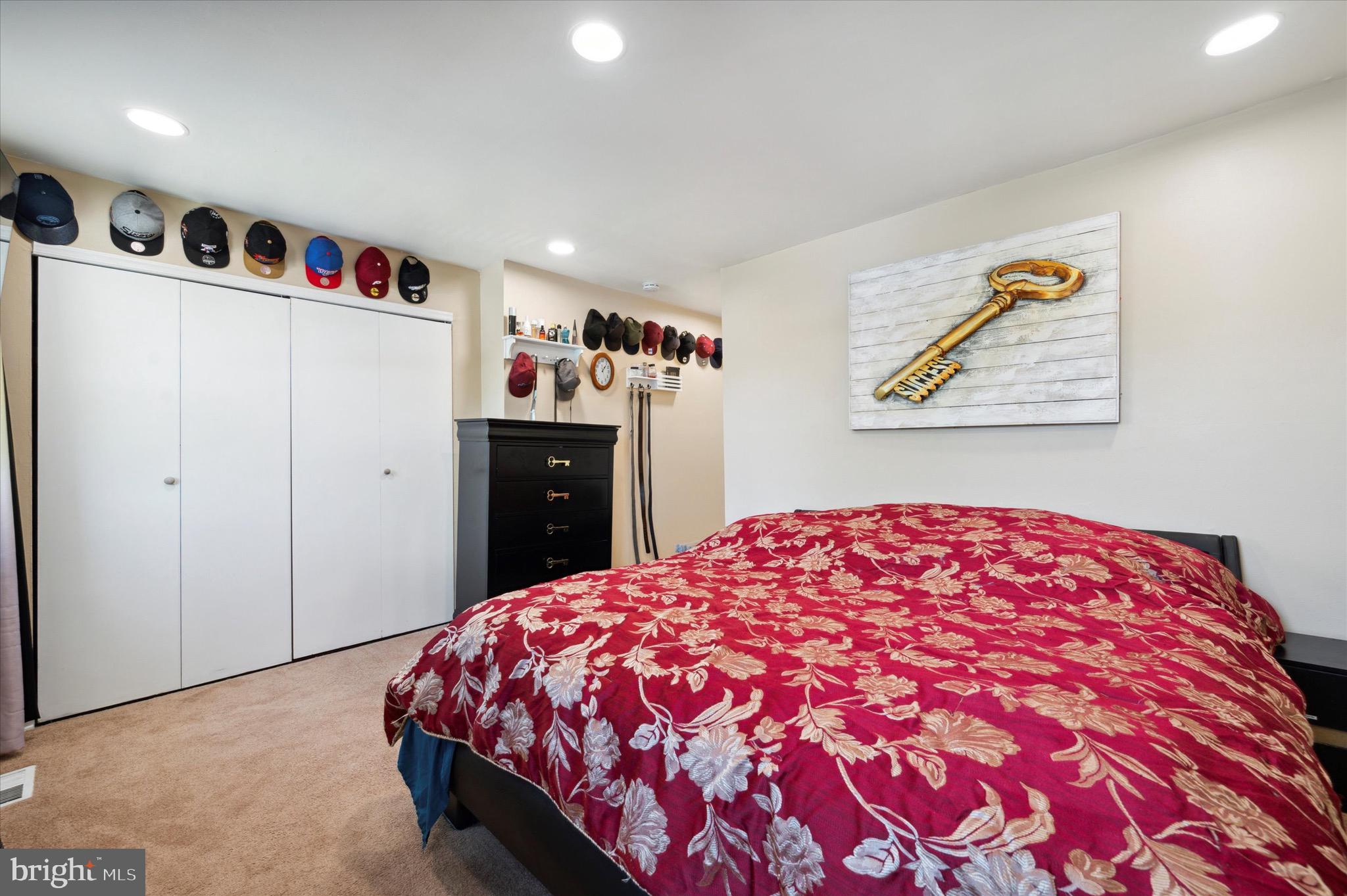 SHARON HILL - Residential