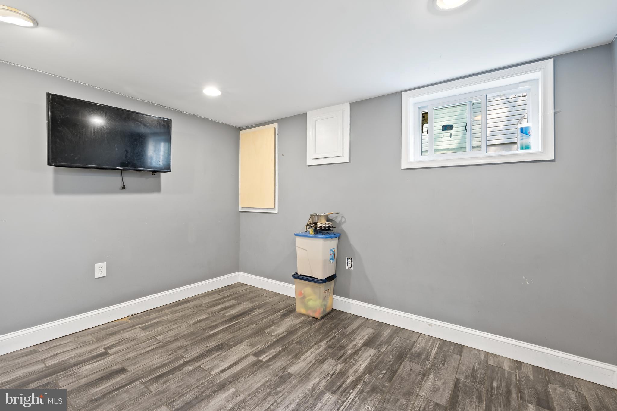 OAKLAND MILLS - Residential