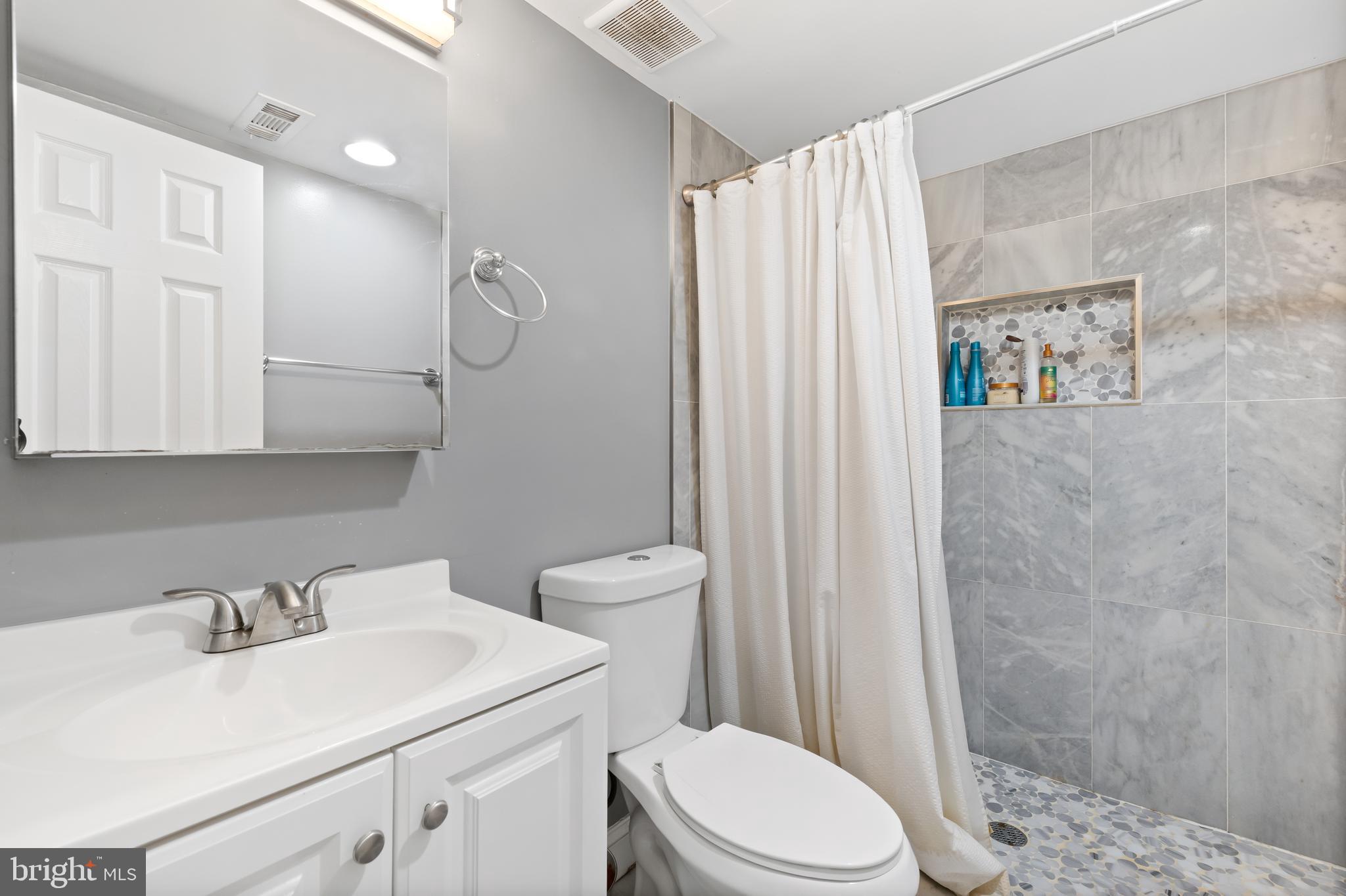 OAKLAND MILLS - Residential