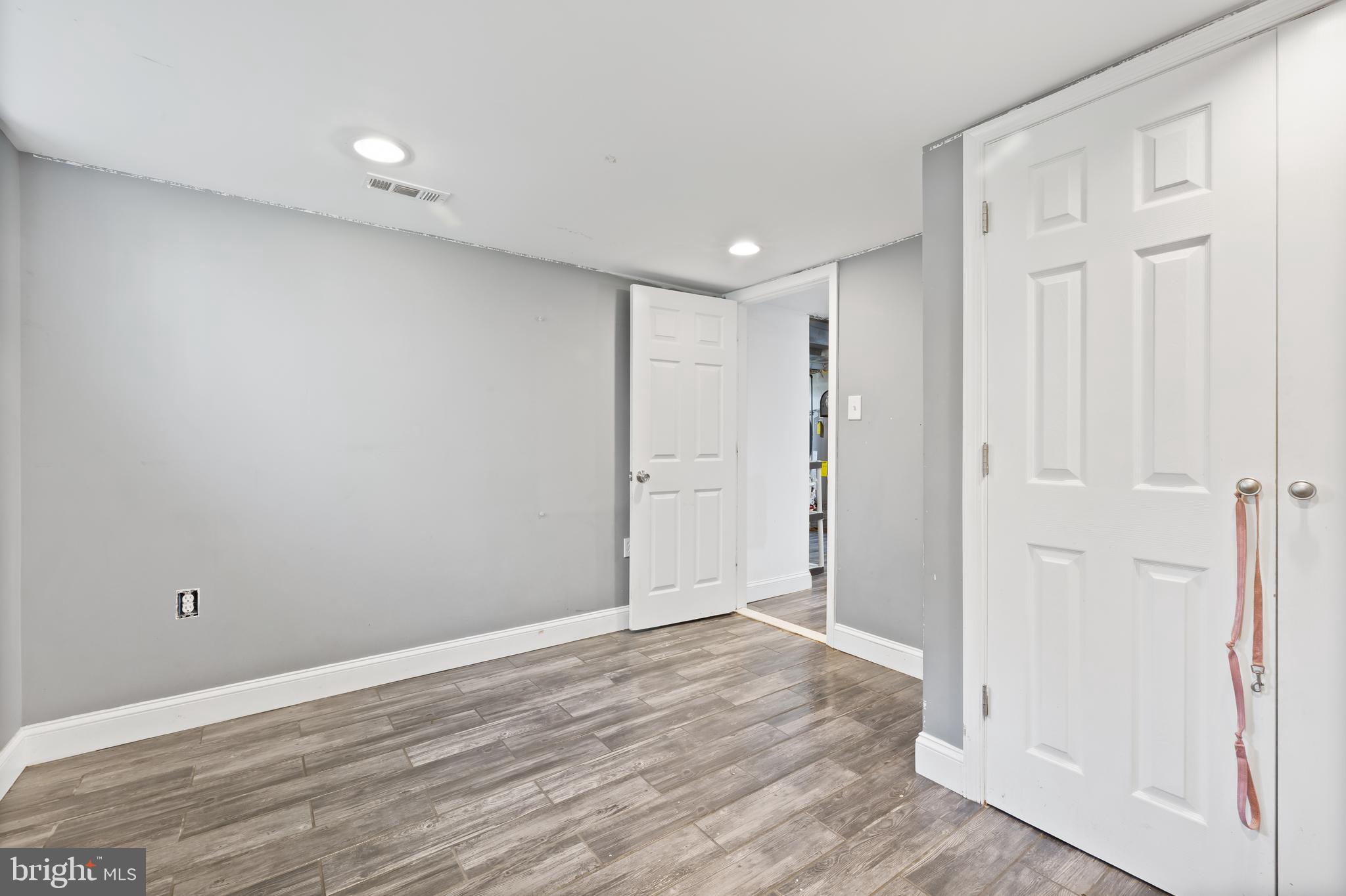 OAKLAND MILLS - Residential