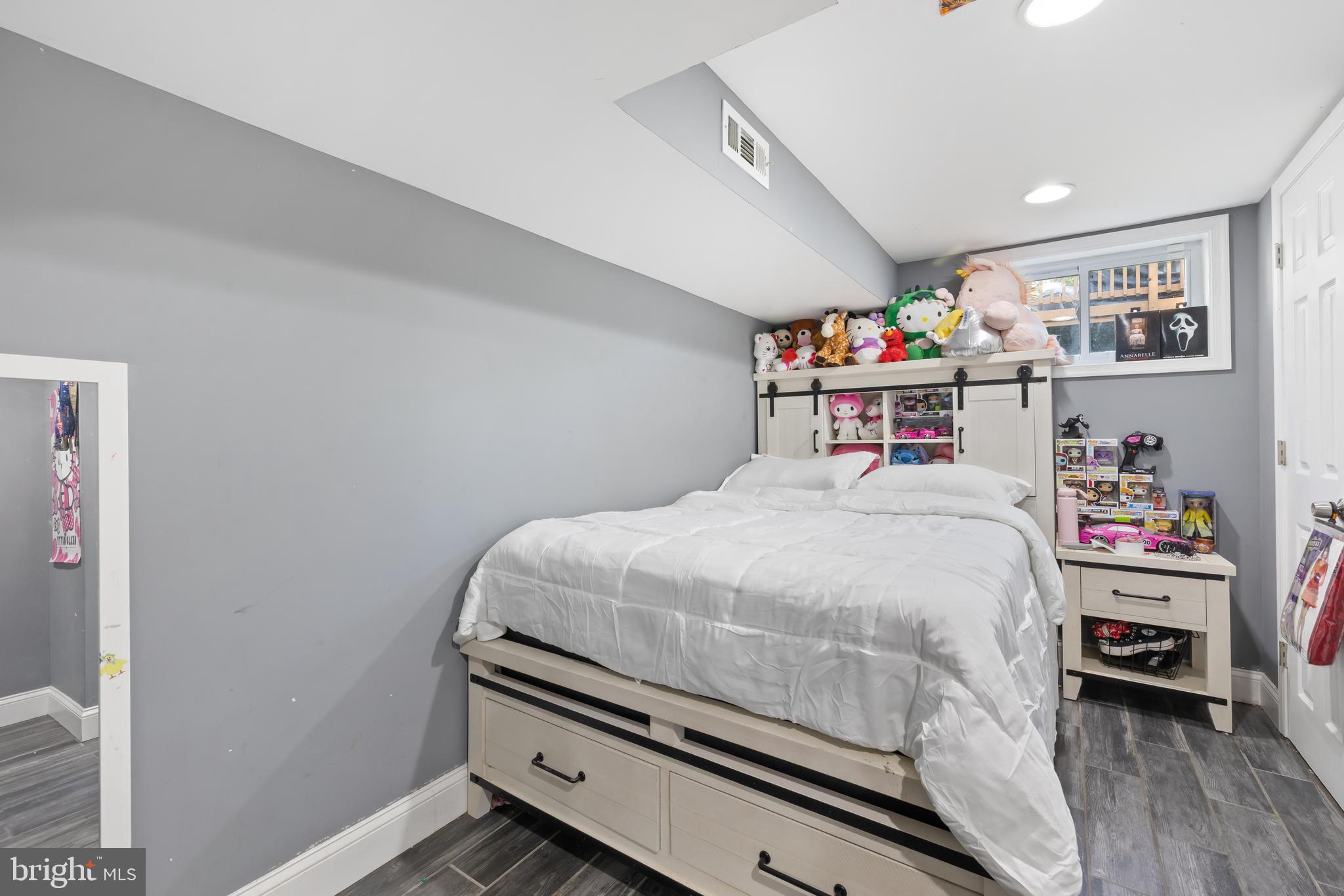 OAKLAND MILLS - Residential