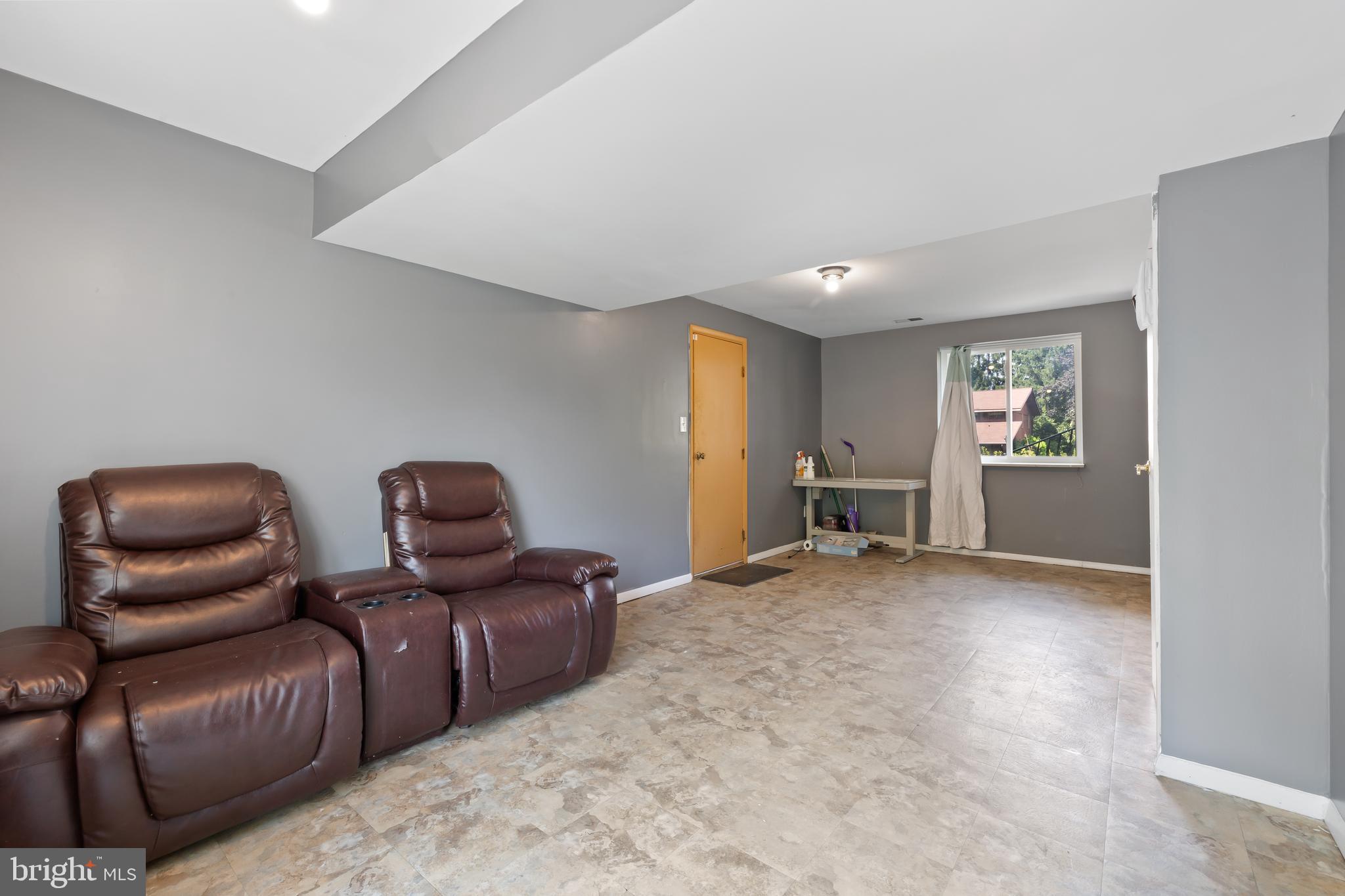 OAKLAND MILLS - Residential