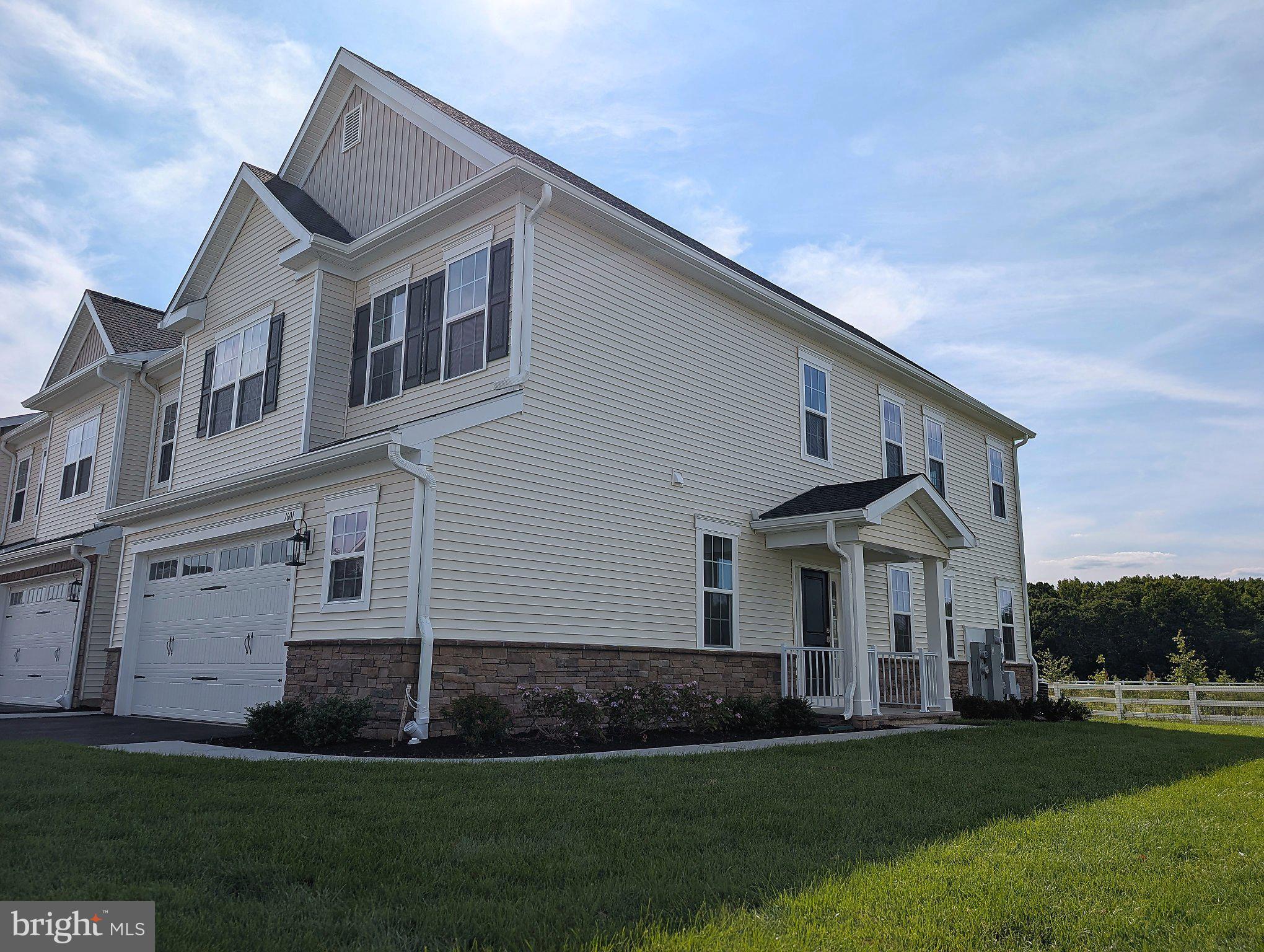 1601 JUSTIN DRIVE