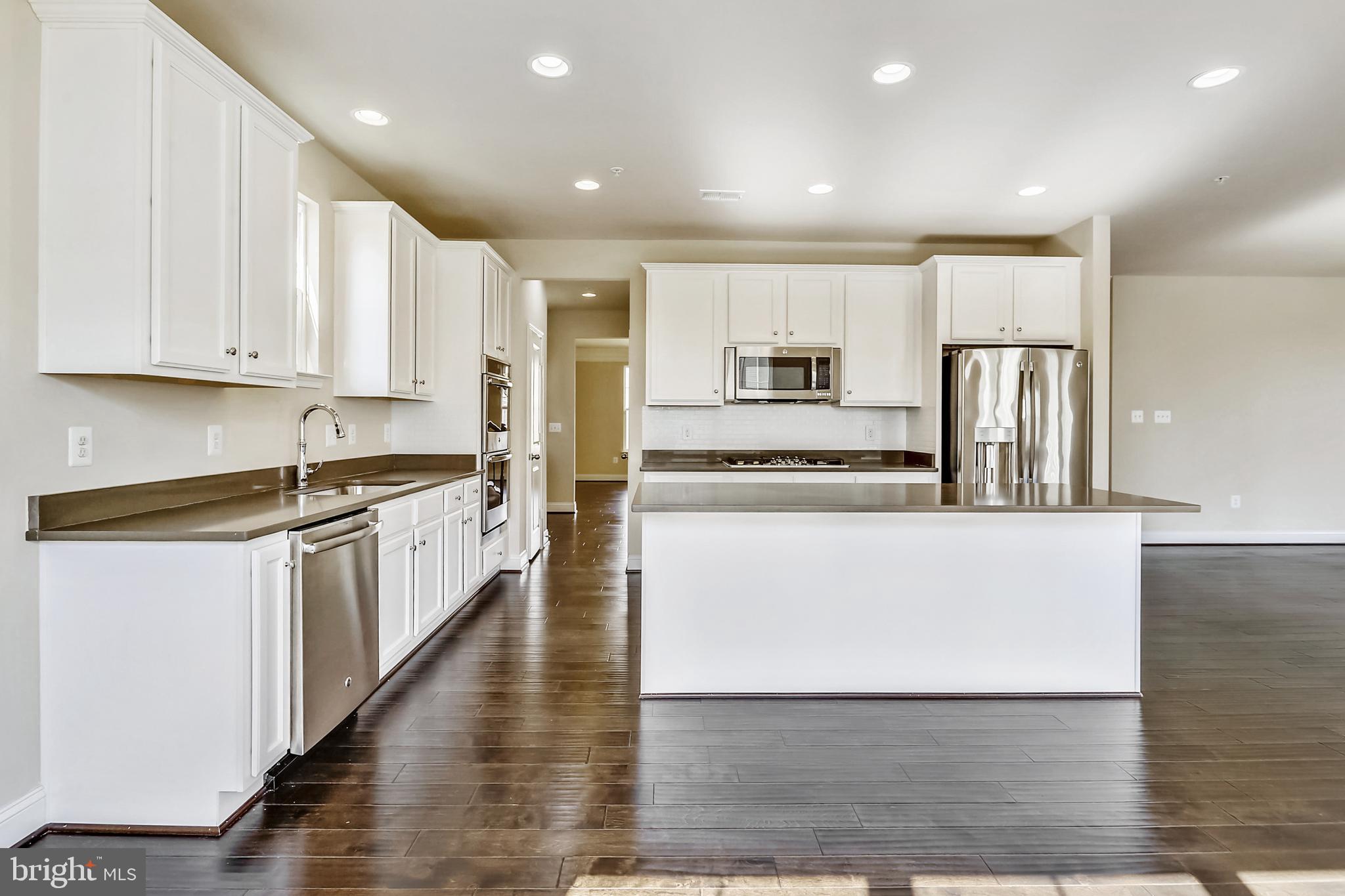 LAYHILL OVERLOOK - Residential Lease