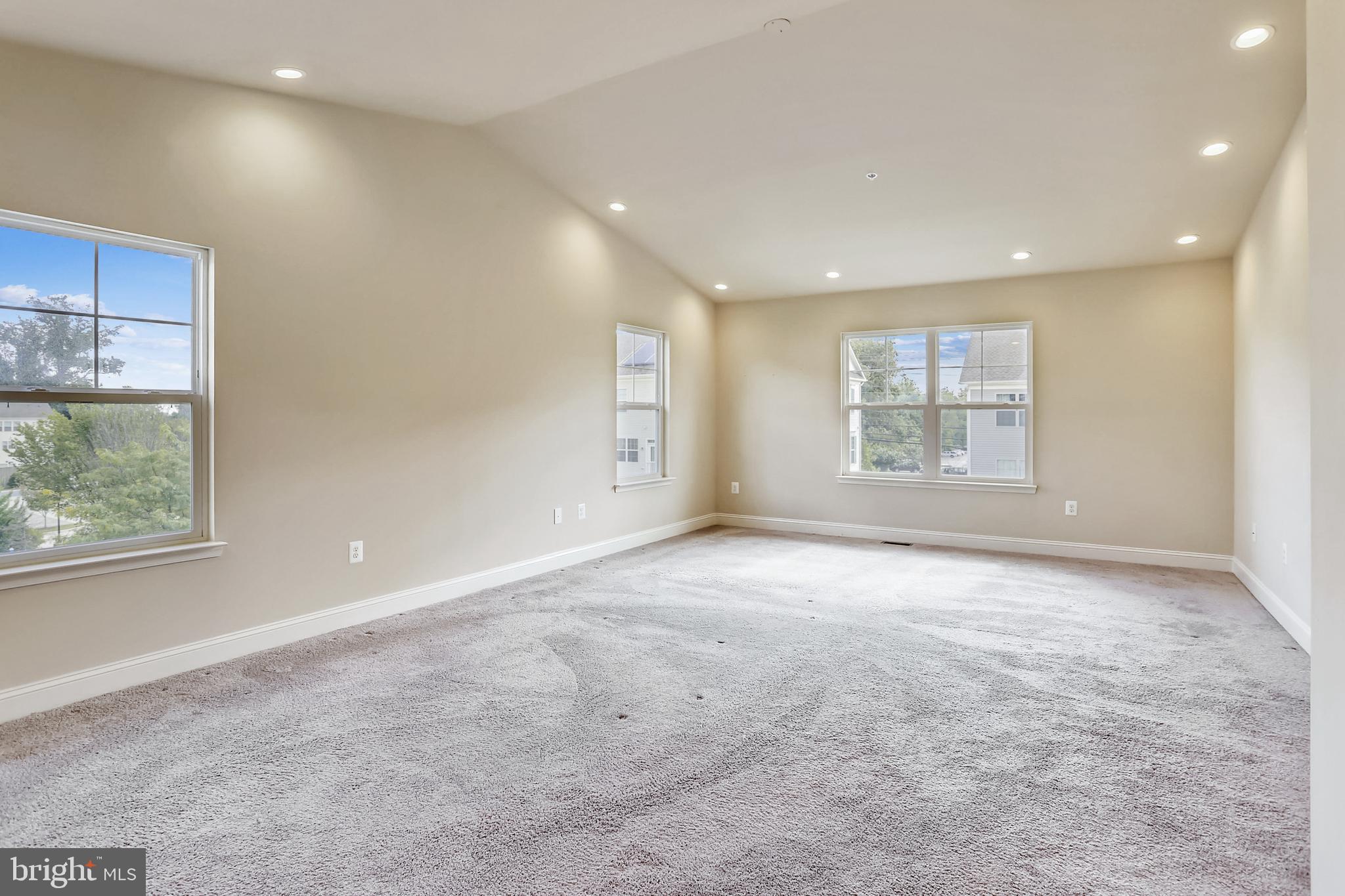 LAYHILL OVERLOOK - Residential Lease