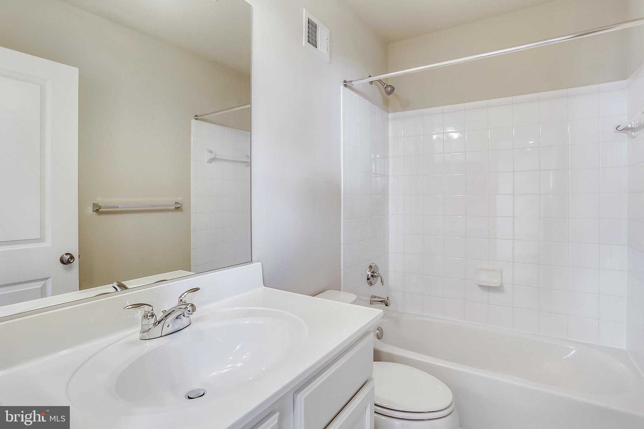 LAYHILL OVERLOOK - Residential Lease