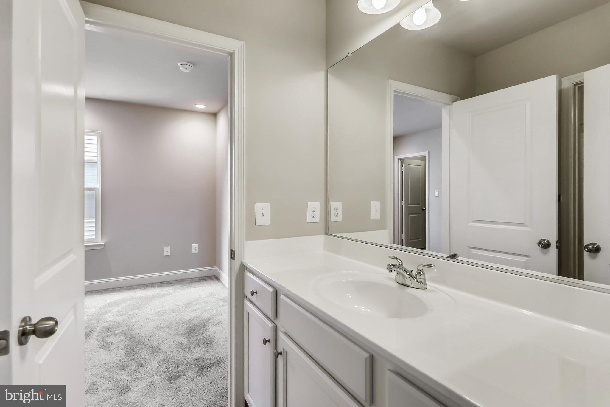 LAYHILL OVERLOOK - Residential Lease