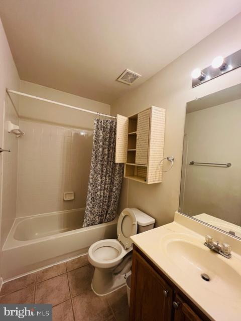 RIDGE COMMONS - Residential Lease