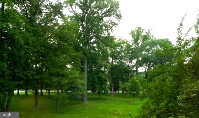 SUBURBAN OAKS - Residential