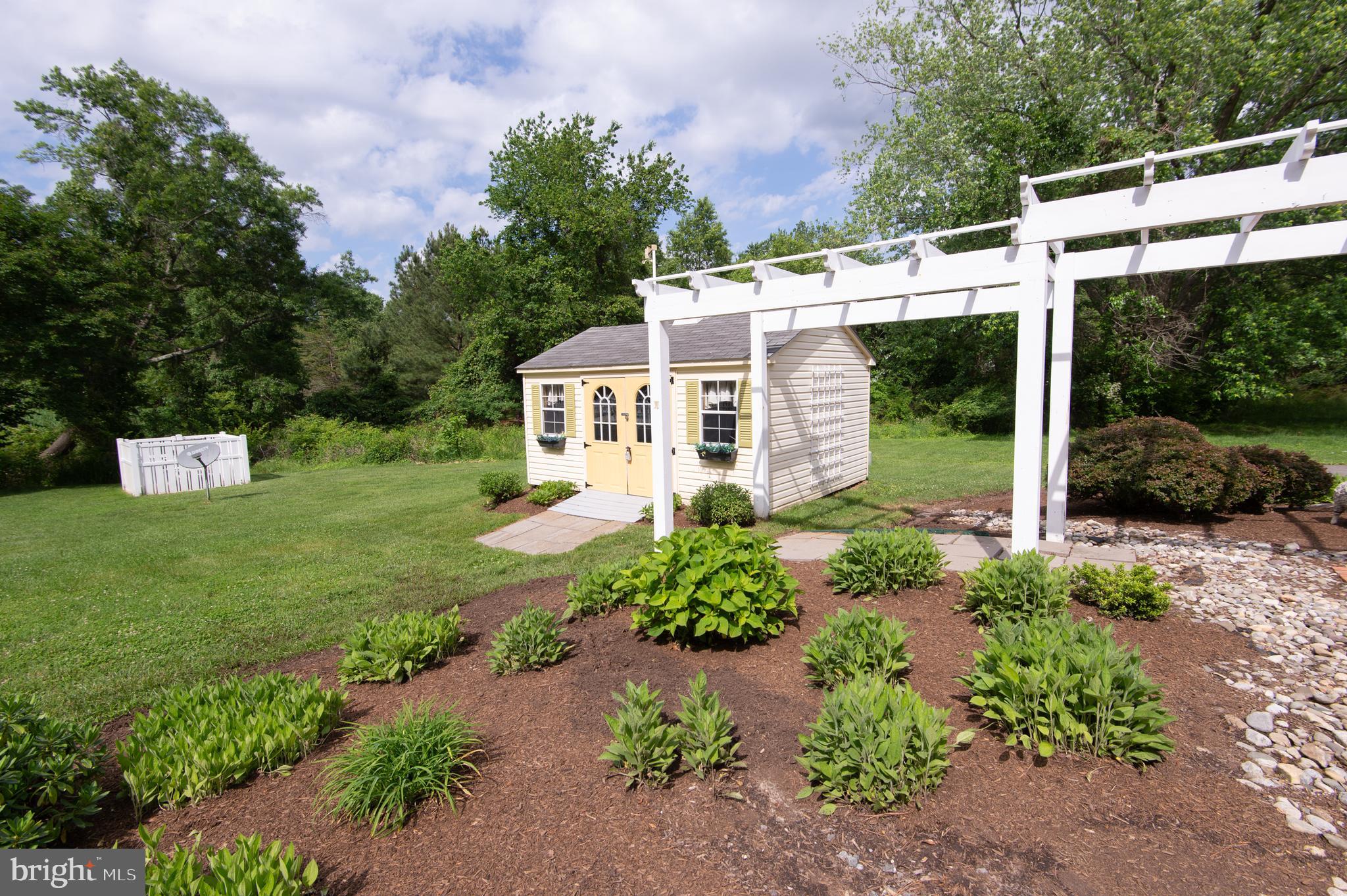 WAVERLY ISLAND ESTATES - Residential