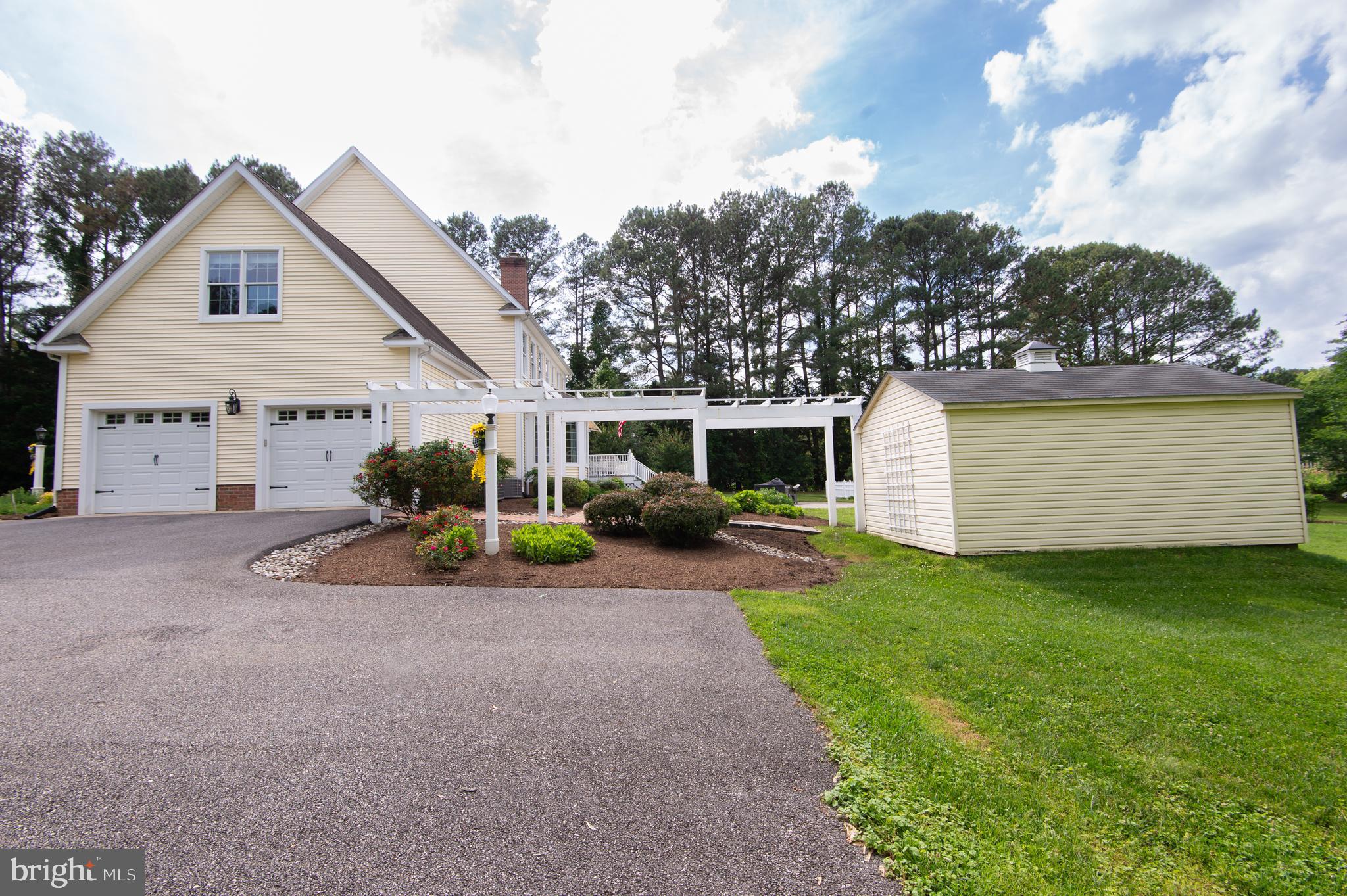 WAVERLY ISLAND ESTATES - Residential