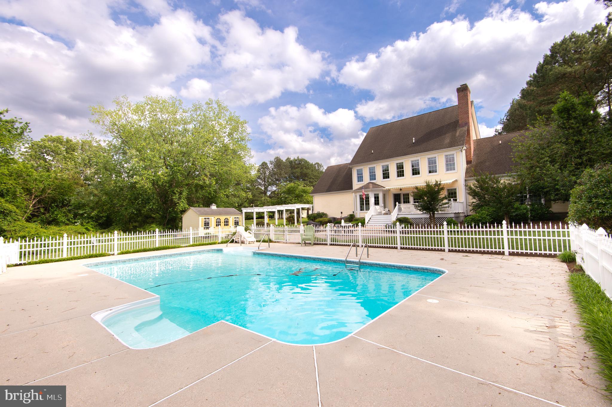 WAVERLY ISLAND ESTATES - Residential