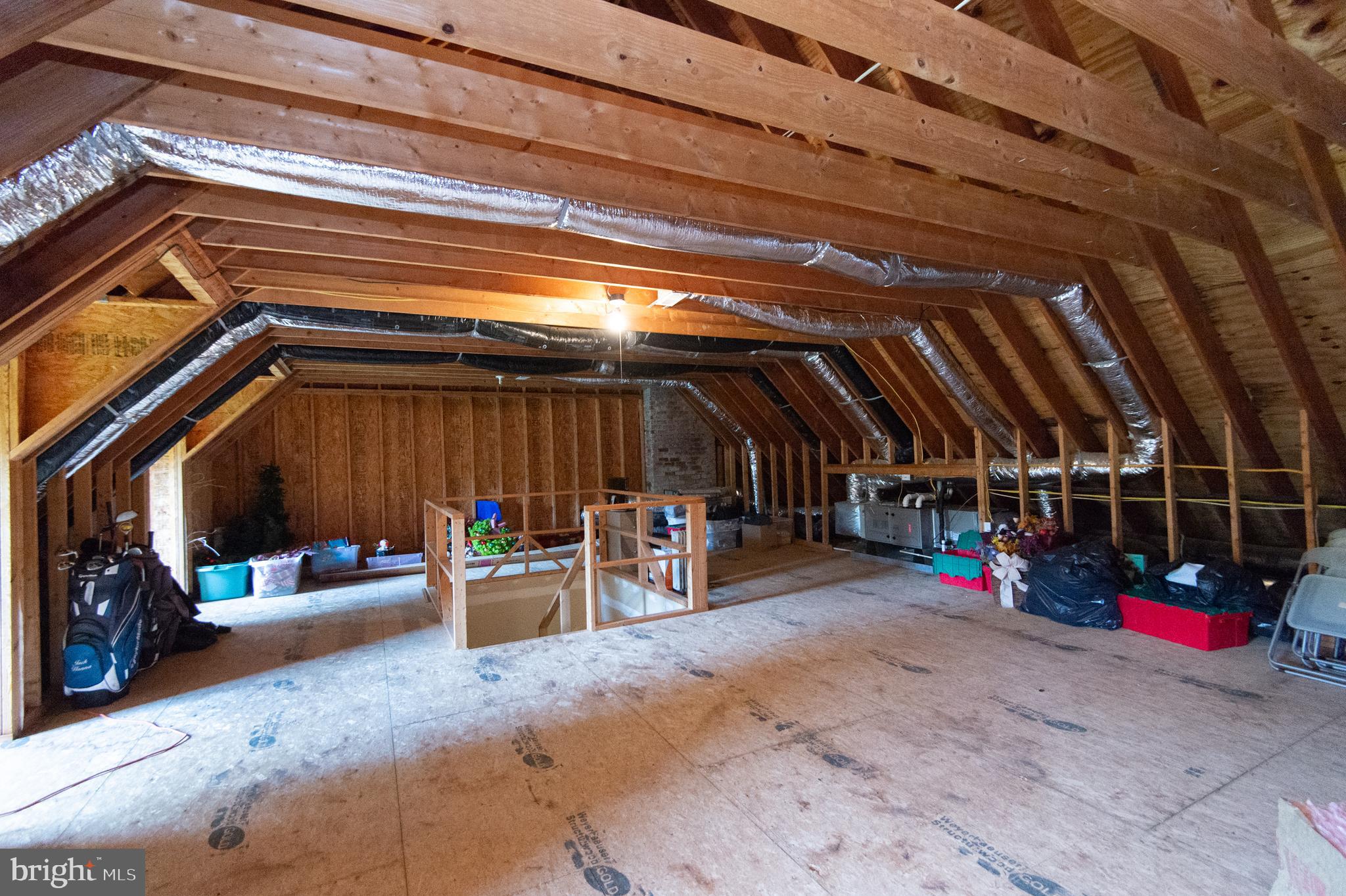 WAVERLY ISLAND ESTATES - Residential