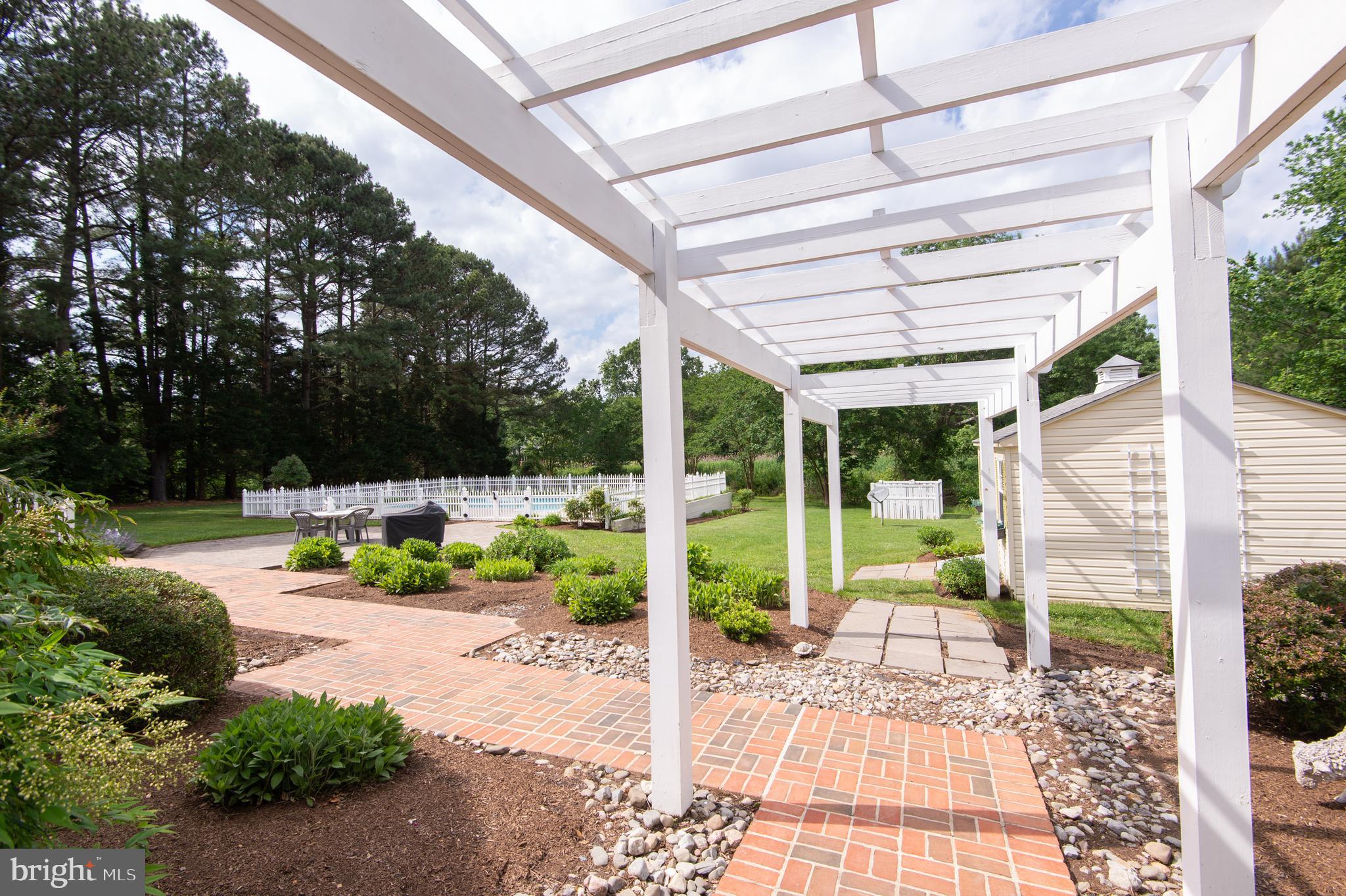 WAVERLY ISLAND ESTATES - Residential