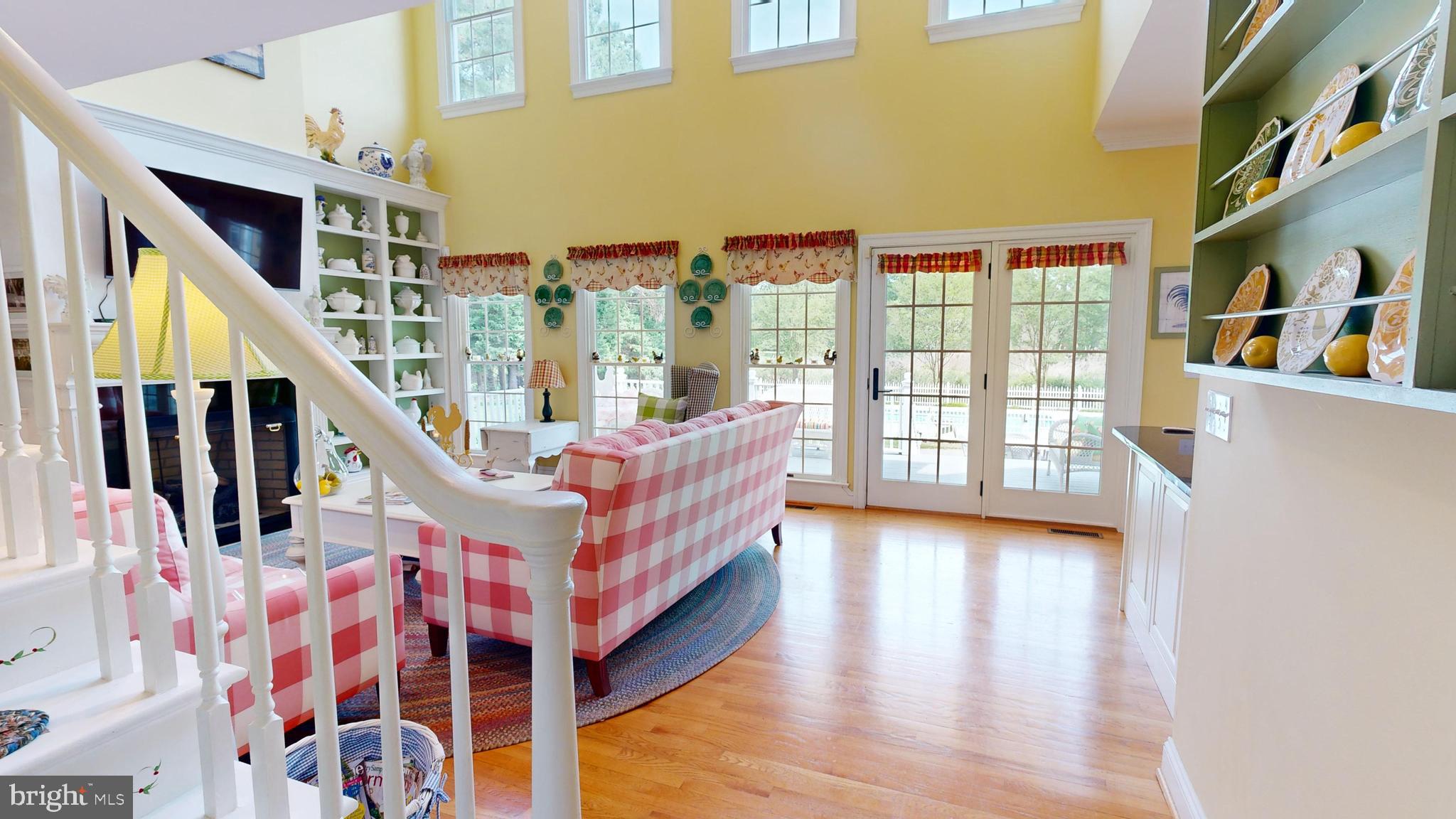 WAVERLY ISLAND ESTATES - Residential