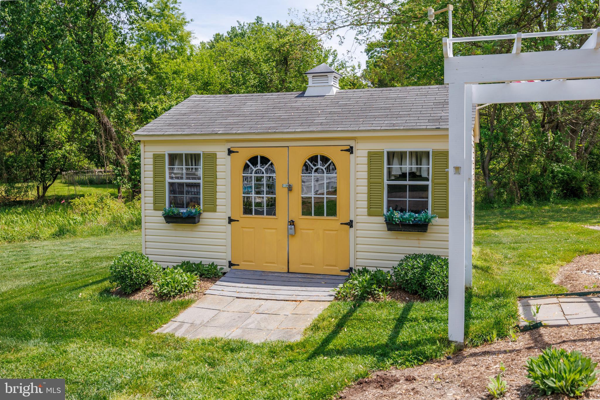 WAVERLY ISLAND ESTATES - Residential