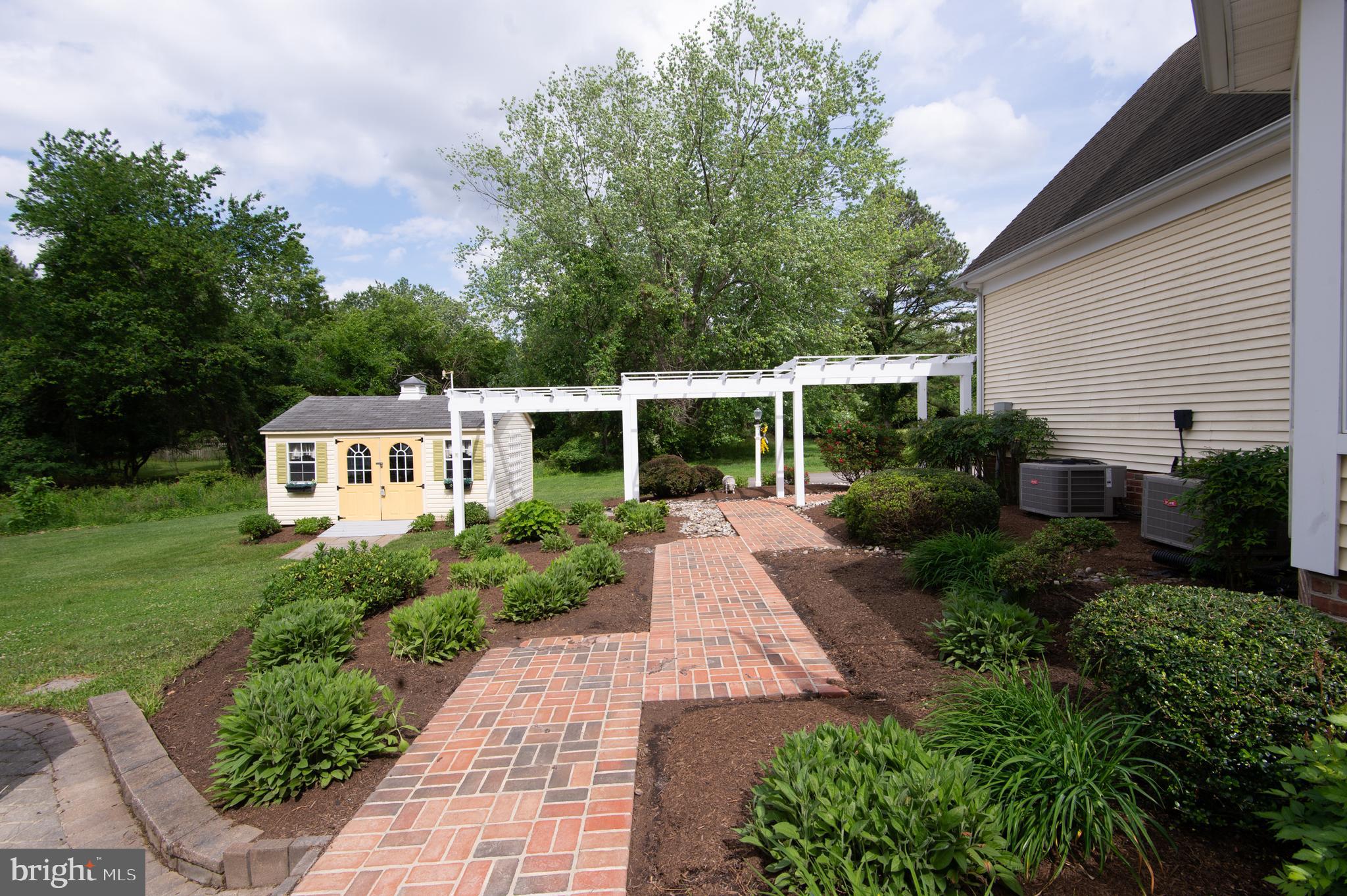 WAVERLY ISLAND ESTATES - Residential