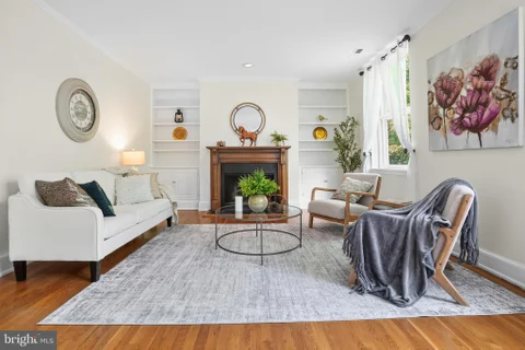 MLS: DCDC2280782