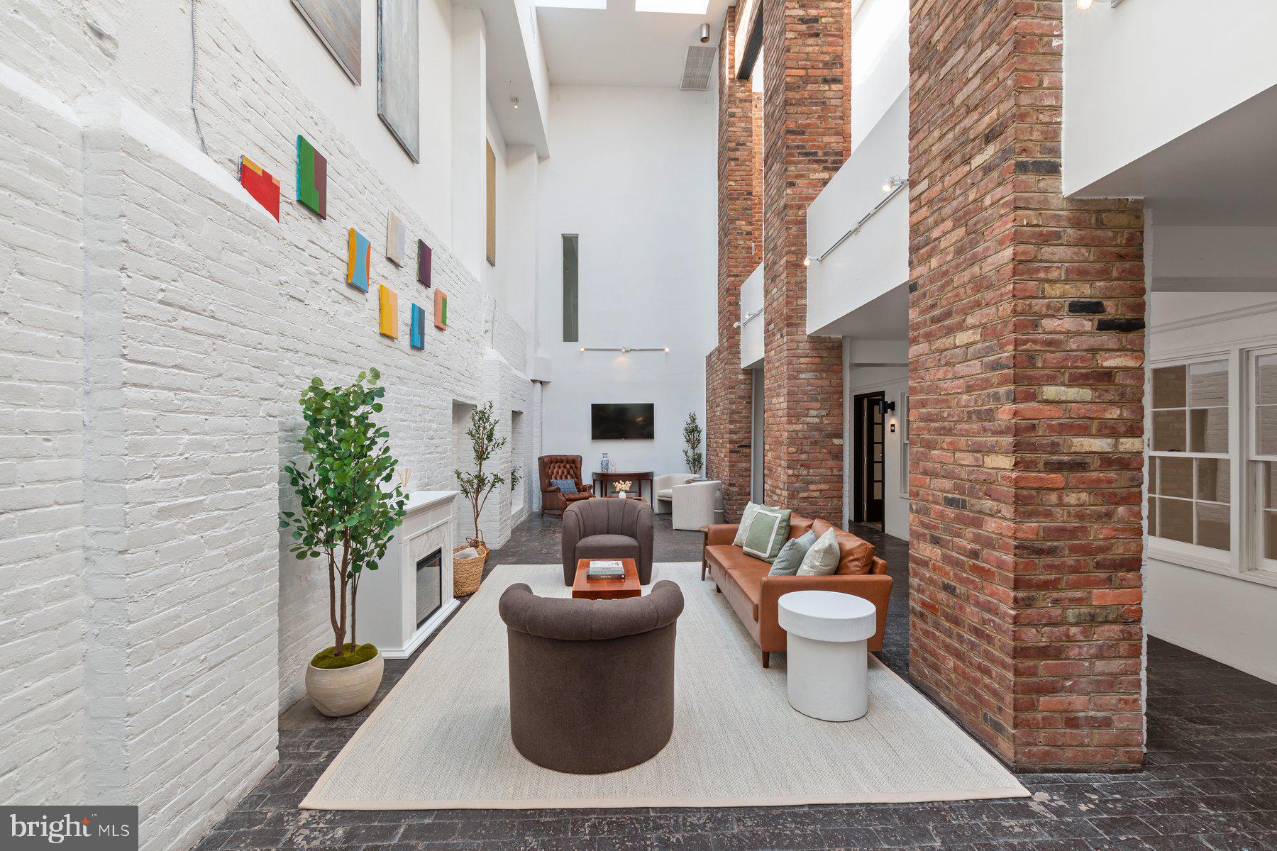 OLD TOWN ALEXANDRIA - Residential Lease