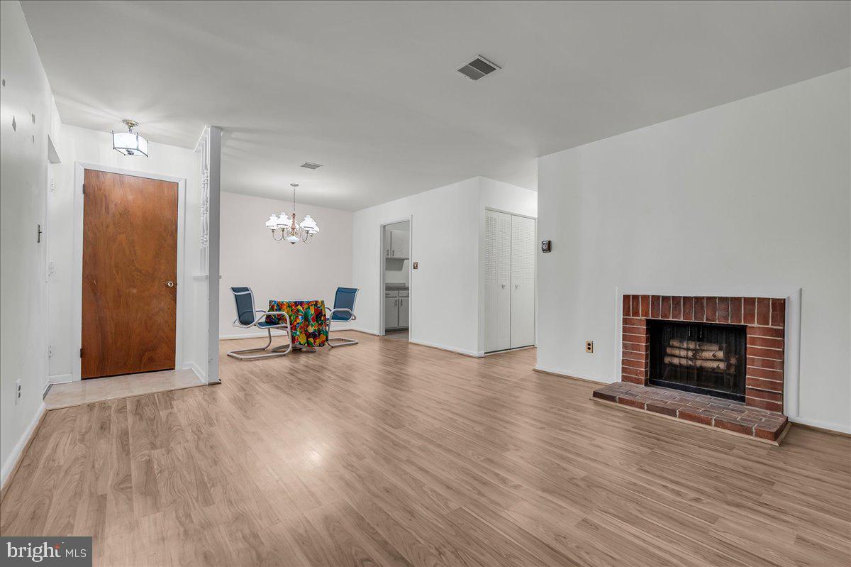 LINDEN KNOLL - Residential