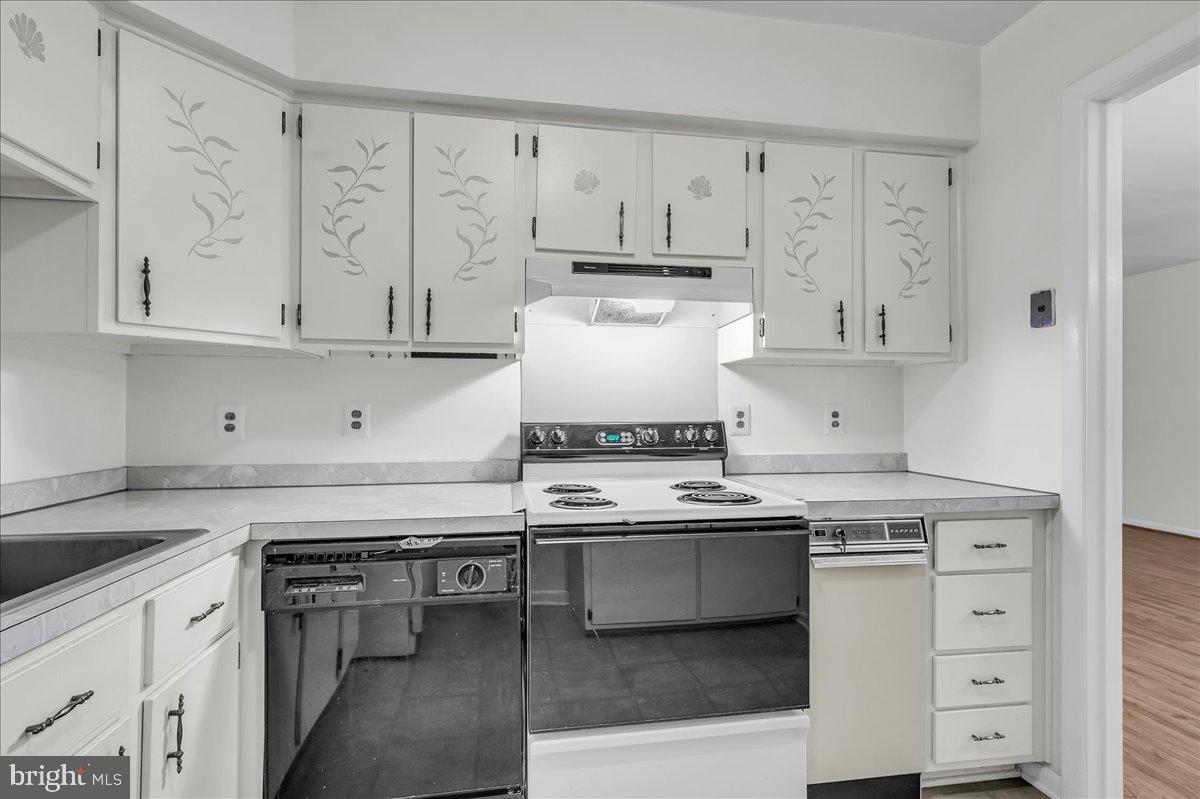 LINDEN KNOLL - Residential