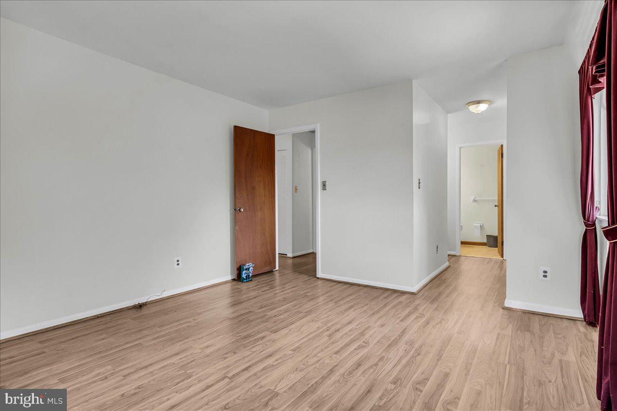 LINDEN KNOLL - Residential