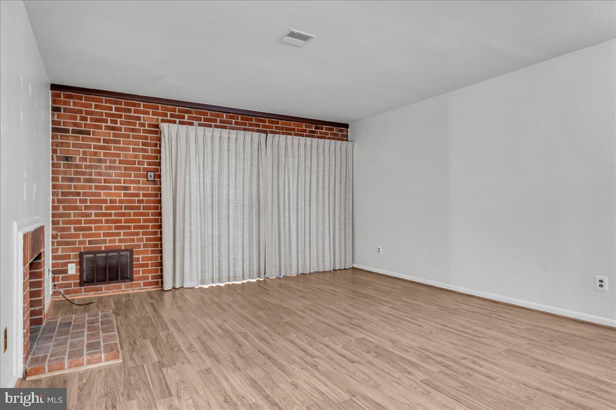 LINDEN KNOLL - Residential