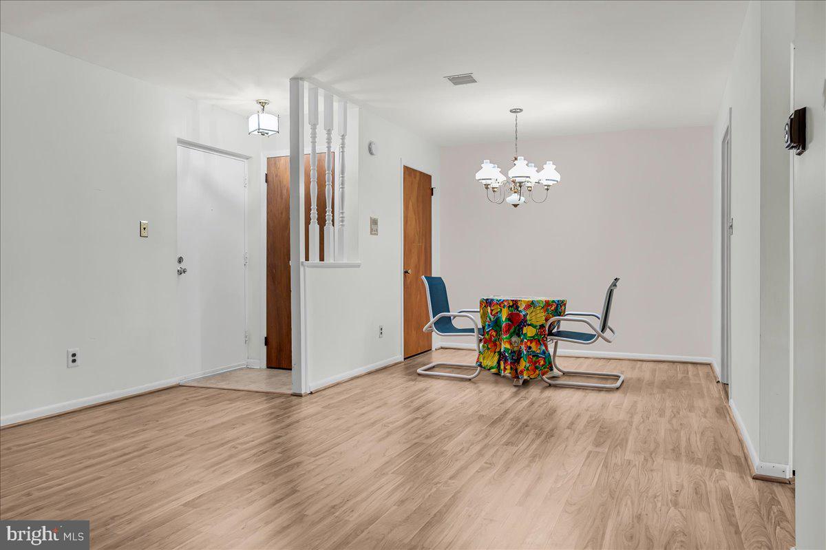 LINDEN KNOLL - Residential