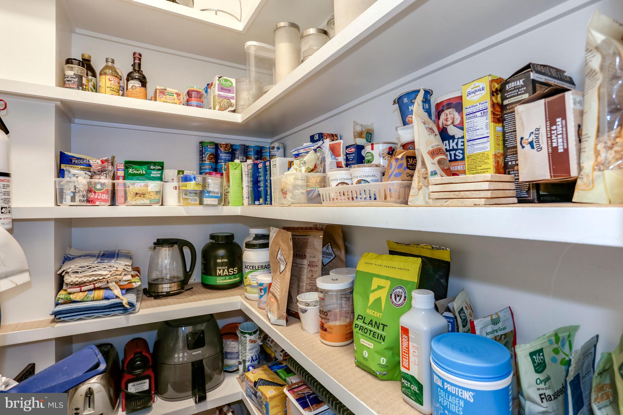 CRESCENT HILLS - Residential