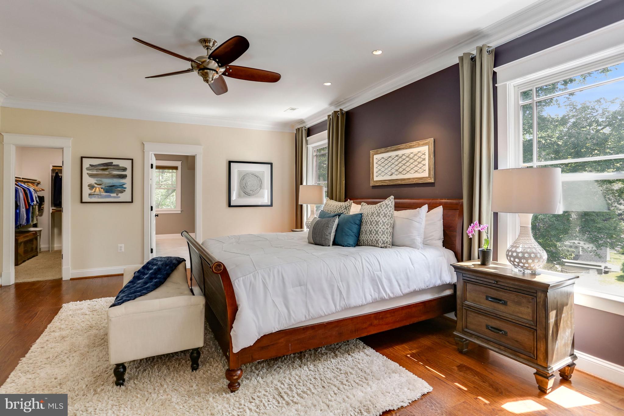 CRESCENT HILLS - Residential