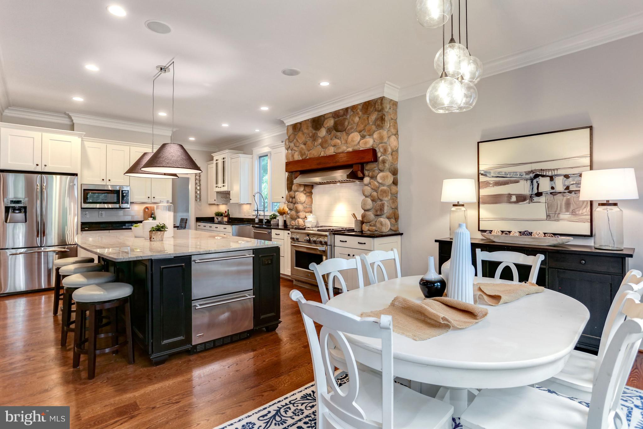 CRESCENT HILLS - Residential