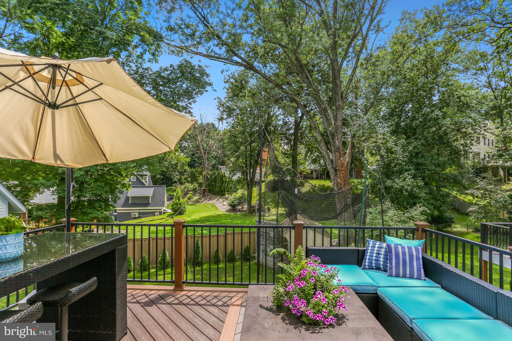 CRESCENT HILLS - Residential