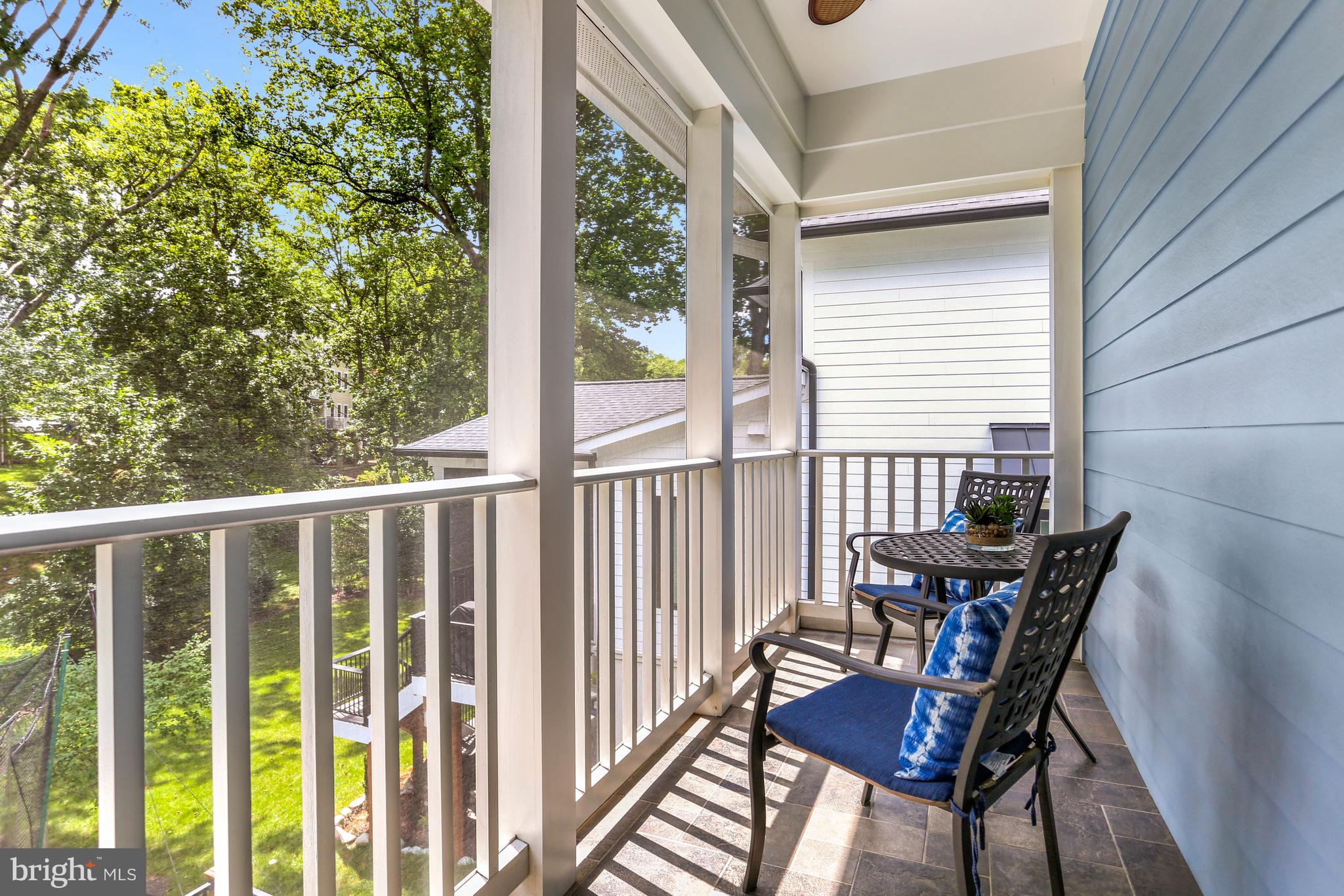 CRESCENT HILLS - Residential