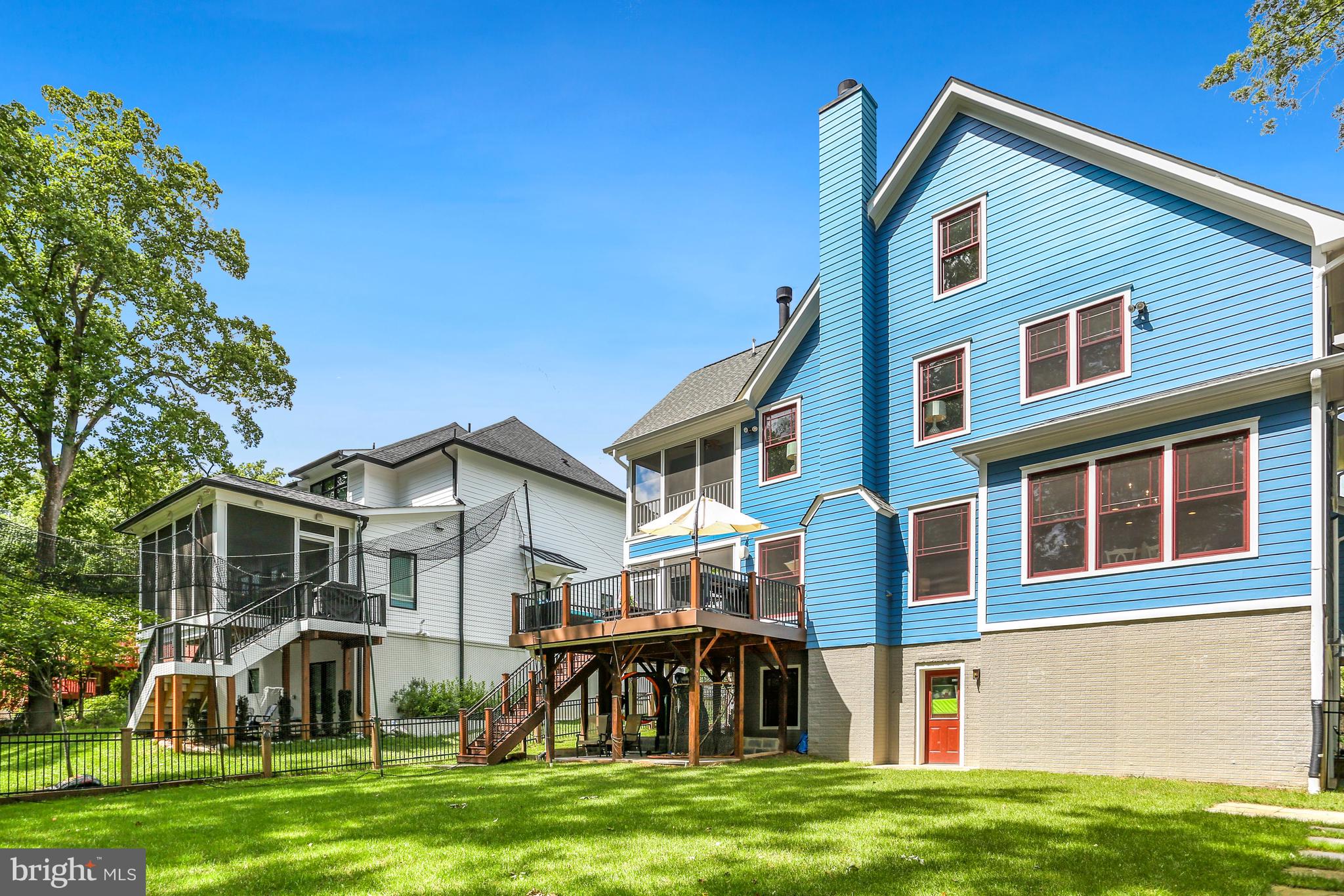 CRESCENT HILLS - Residential