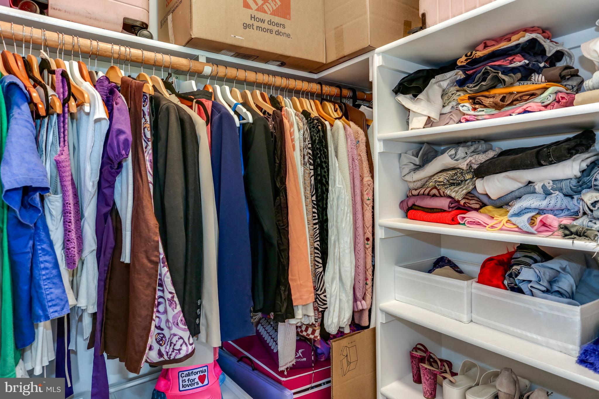 CRESCENT HILLS - Residential