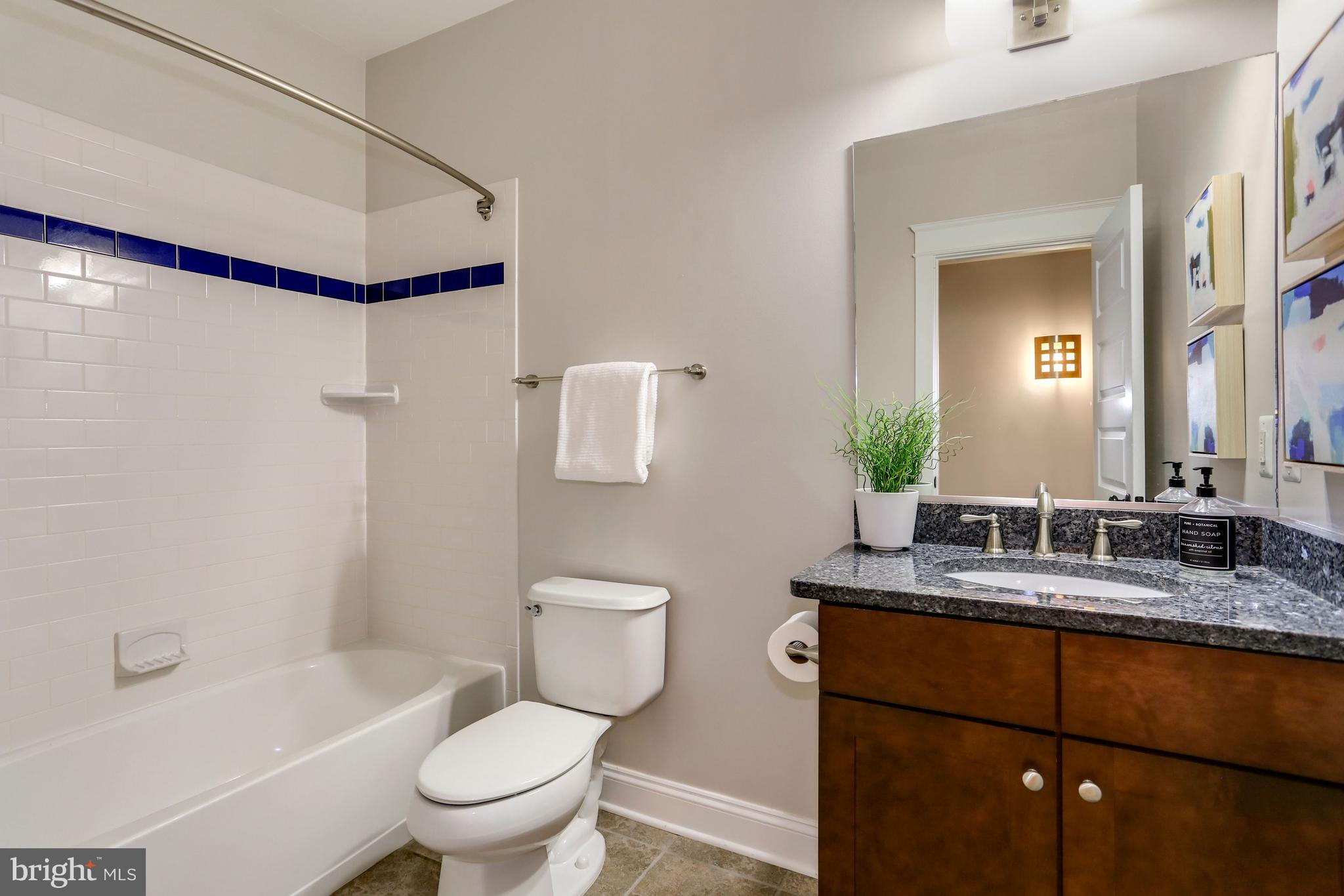 CRESCENT HILLS - Residential