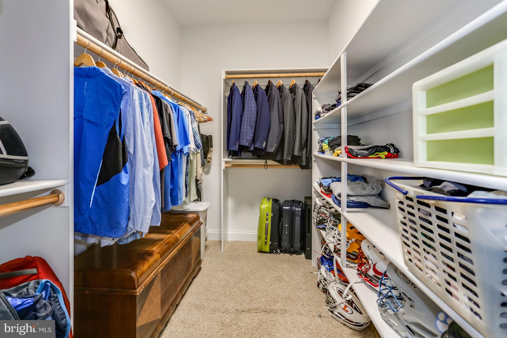 CRESCENT HILLS - Residential